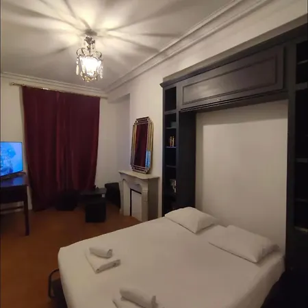 Avenue Montaigne * Parigi