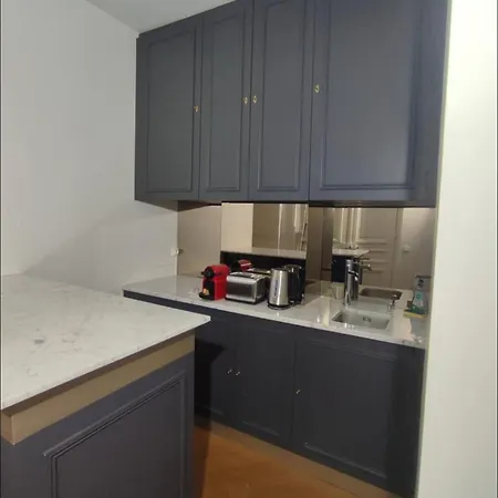 Avenue Montaigne Parigi