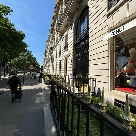 Avenue Montaigne Appartement *